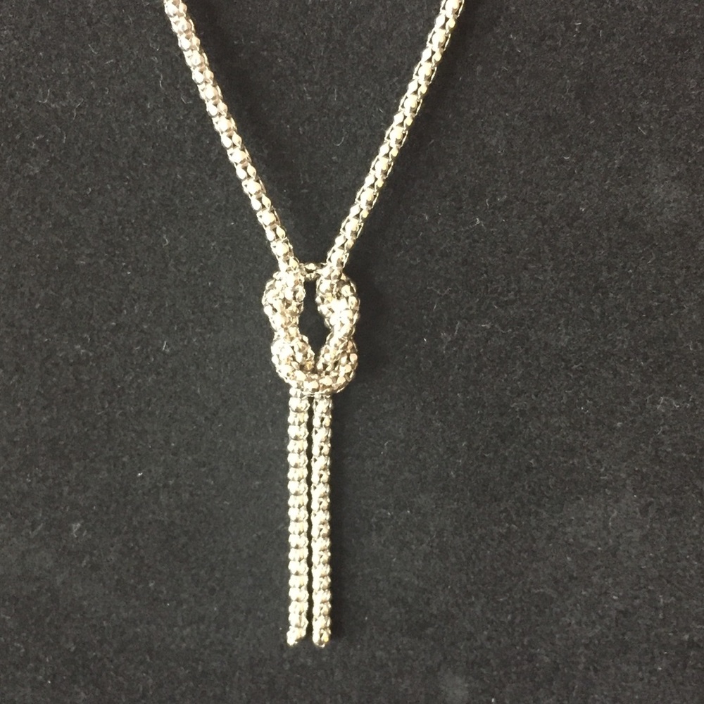 🌼Marjorica Silver Toned Knot Necklace